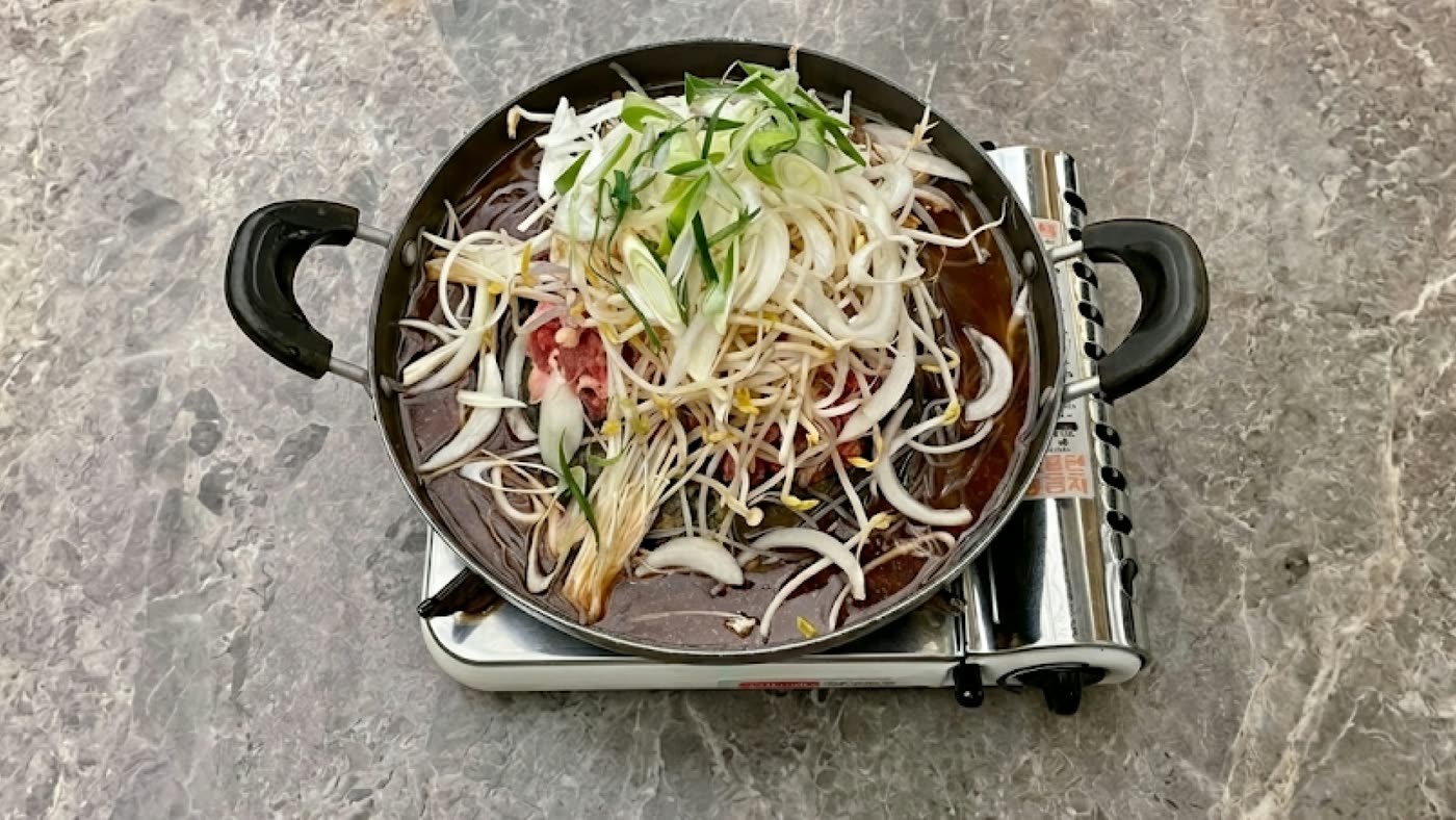 하수오곰탕 명동점 음식 8 — Korean soups and hot pots at Hasuo Gomtang, a Myeongdong Korean Restaurant (明洞レストラン) in Seoul